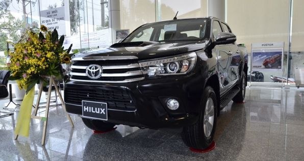Bán xe ô tô Toyota Hilux 28G 4x4 AT 2017 giá 690 Triệu  3808851